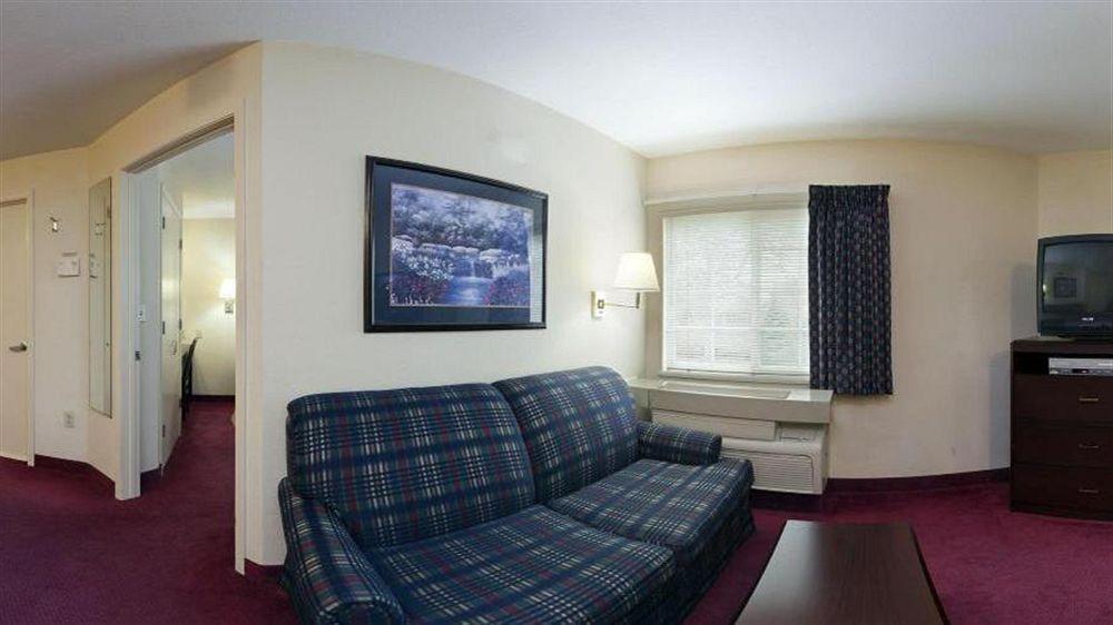 Sonesta Simply Suites Cleveland North Olmsted Airport Εξωτερικό φωτογραφία