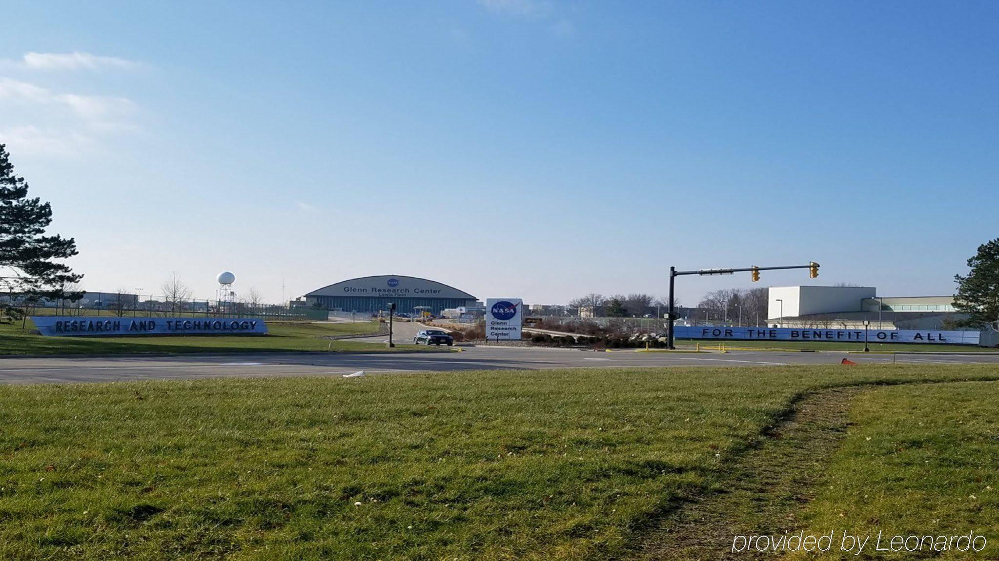 Sonesta Simply Suites Cleveland North Olmsted Airport Εξωτερικό φωτογραφία