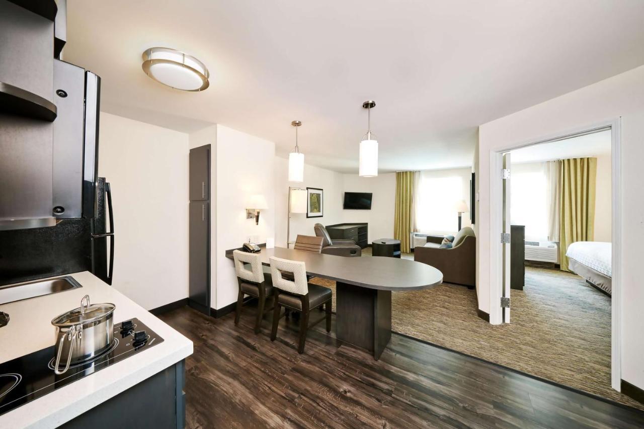 Sonesta Simply Suites Cleveland North Olmsted Airport Εξωτερικό φωτογραφία
