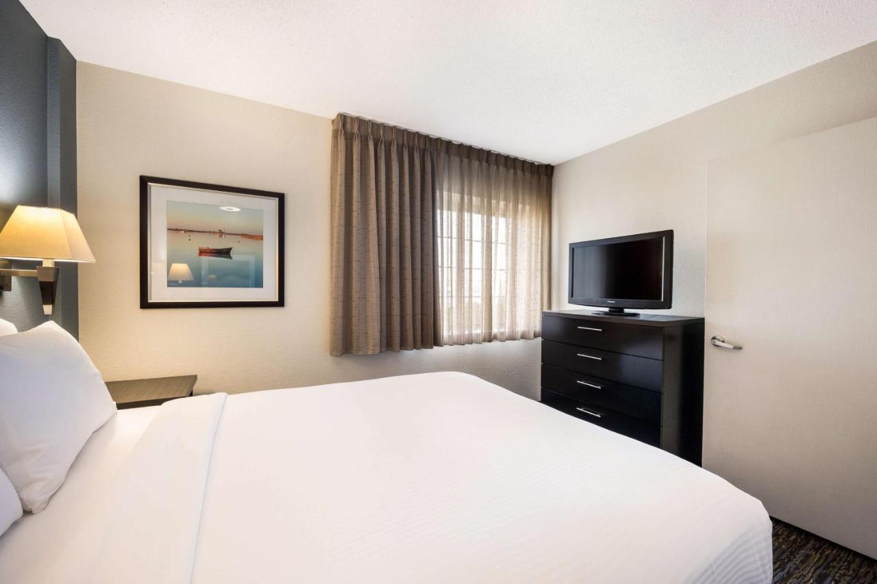 Sonesta Simply Suites Cleveland North Olmsted Airport Εξωτερικό φωτογραφία