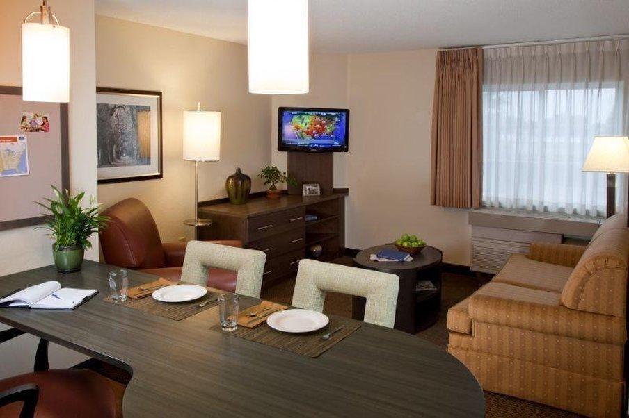 Sonesta Simply Suites Cleveland North Olmsted Airport Εξωτερικό φωτογραφία