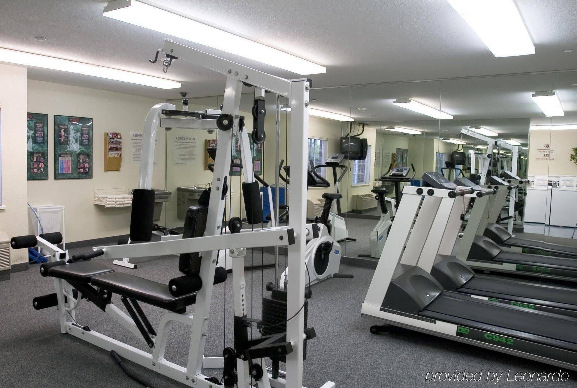 Sonesta Simply Suites Cleveland North Olmsted Airport Εξωτερικό φωτογραφία