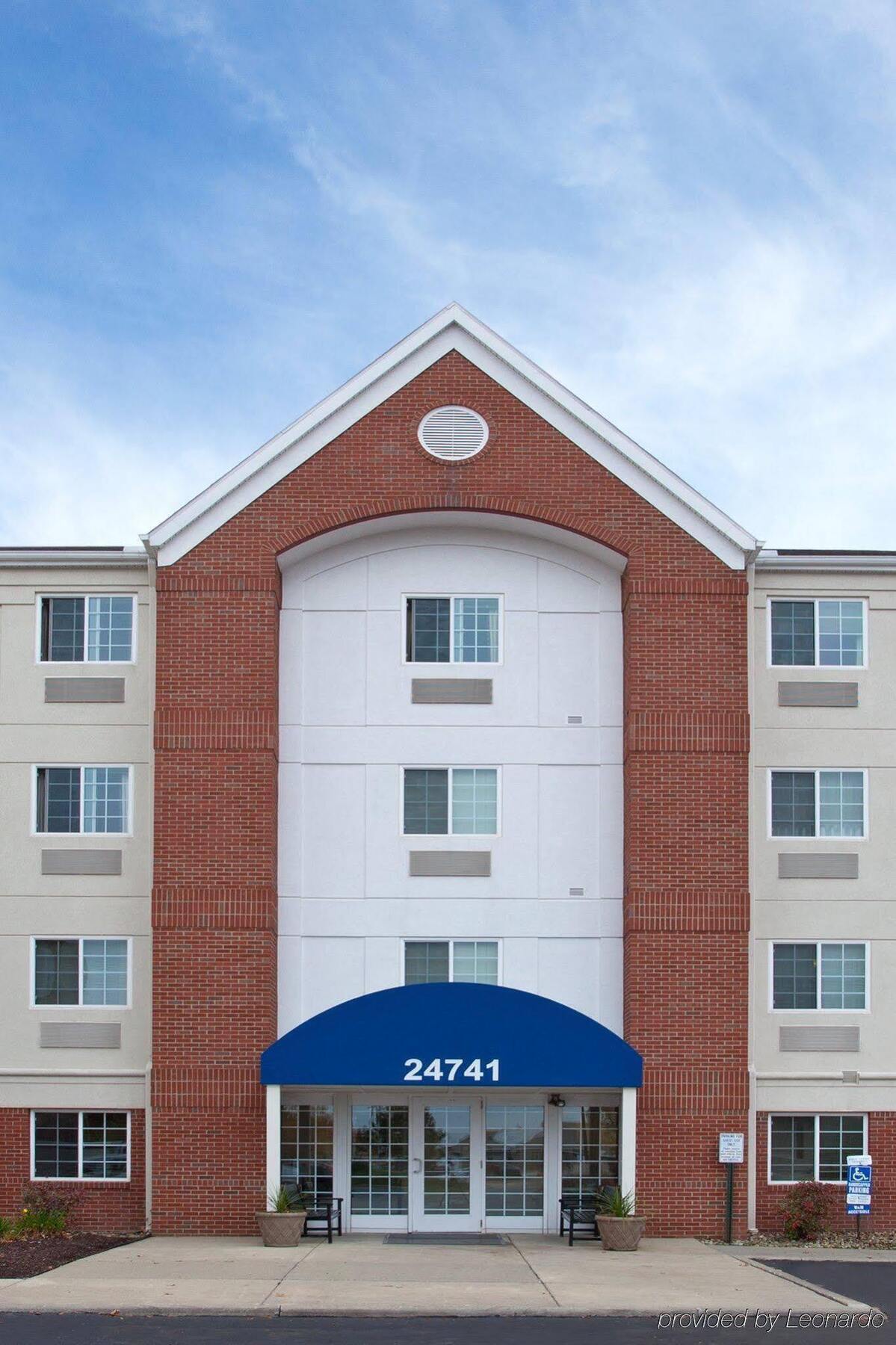 Sonesta Simply Suites Cleveland North Olmsted Airport Εξωτερικό φωτογραφία